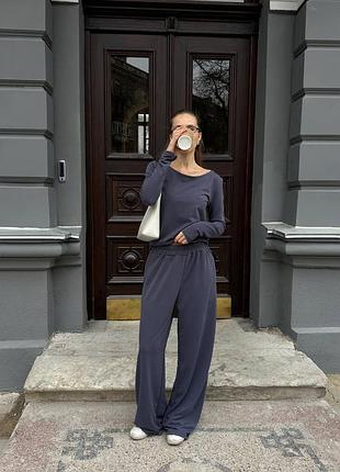 Стильный женский костюм цвета: молочный, графит и шоколад