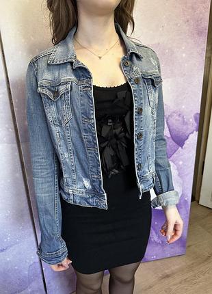 Джинсова куртка жіноча