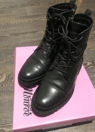 Жіночі шкіряні черевики