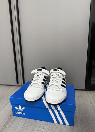 Adidas forum low