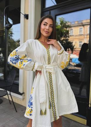 Вышитое платье с подсолнухами