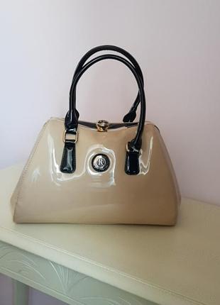 Лаковая сумка farfalla rosso