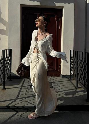 Льняна сорочка на зав'язках з рюшами