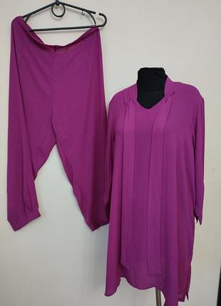 Костюм брючный для женщин 50-52 размер