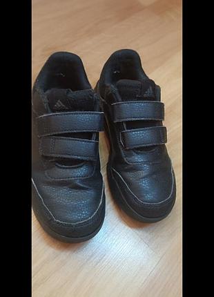 Кроссовки адидас
