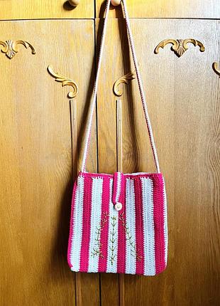 Сумка вʼязана з вишивкою