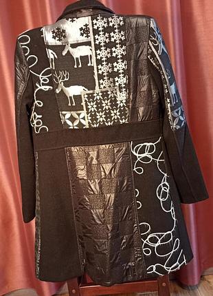 Пальто черное с декором 5