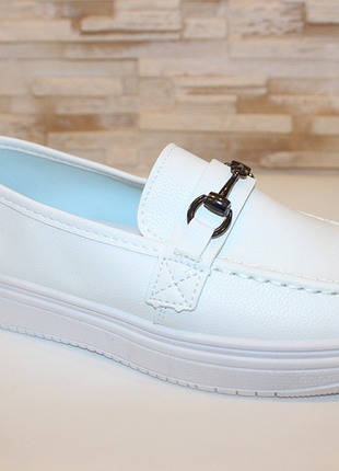 Туфли лоферы женские белого цвета т1896