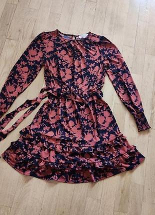 Гарненька сукня oasis