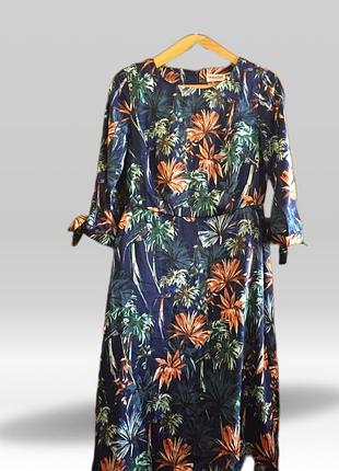 Красивое платье миди р.12