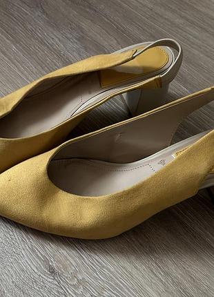 Босоніжки, туфлі stradivarius