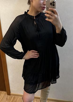 Чорна сукня вільна по крою в стилі бохо