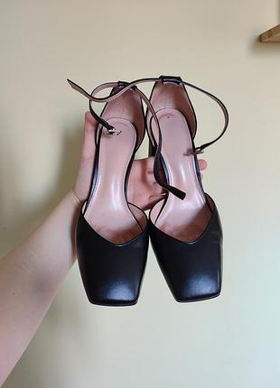 Кожаные туфли mary jane с носом каре