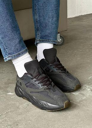 Кроссовки adidas yeezy boost 700 utility black