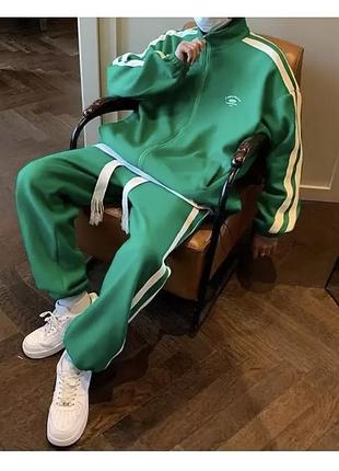Спортивный костюм зеленый