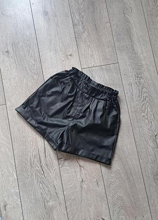 Шорти з еко шкіри