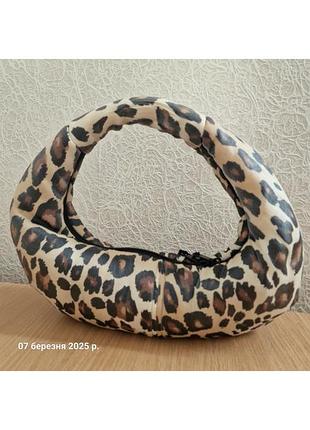 Трендова сумочка для авангардних дівчат!