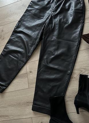 Брюки zara из эко кожи4 фото