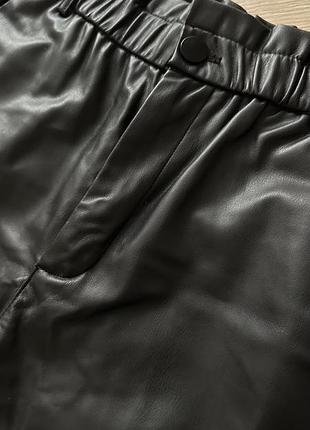Брюки zara из эко кожи2 фото