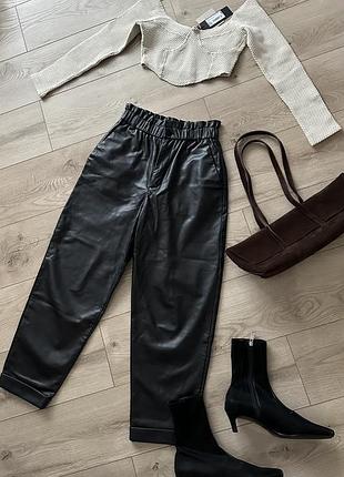 Брюки zara из эко кожи