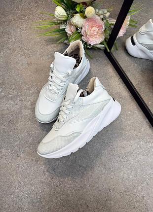 Кросівки жіночі комбіновані