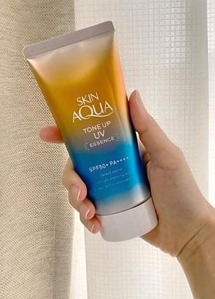 Сонцезахисний крем з функцією корекції шкіри rohto skin aqua tone up uv essence latte beige spf 50+