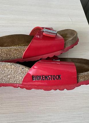 Шлепанці жіночі