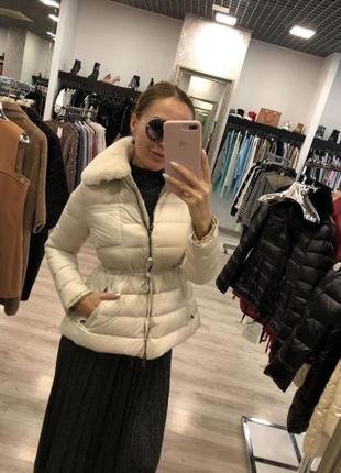 Бежевый пуховик moncler черный пуховик монклер куртка moncler зимняя куртка zara