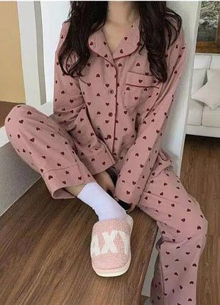 Рожева жіноча піжама у сердечки