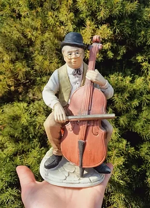 Коллекционная скульптура "виоленчелист", музыкант.