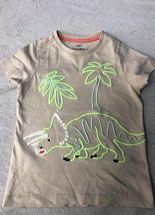 Футболка с динозавром