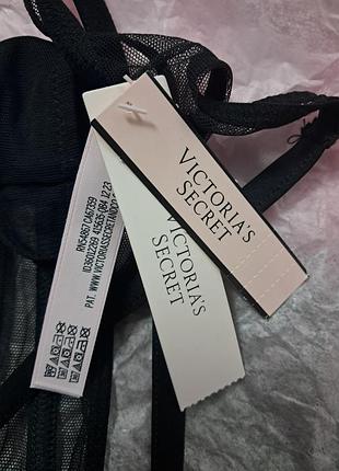 Трусики victoria's secret подарок с упаковкой. черные стринги с 5 полосками страз. танцы х...