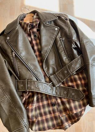 Трендова вінтажна косуха zara кожанка з потертостями, куртка вінтаж, оригінал, викуплені на black friday‼️2 фото