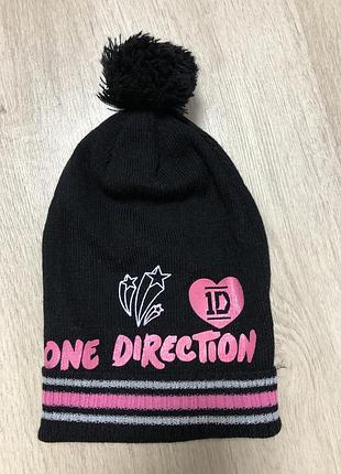 Тонка вʼязана шапочка