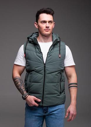 Утепленная мужская жилетка с капюшоном matte olive