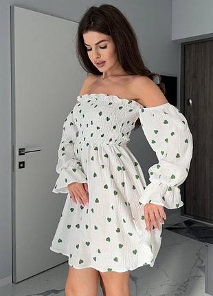 Женское платье - короткая с открытыми плечами муслиновая2 фото