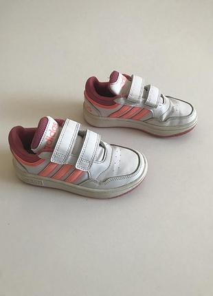 Кроссовки для девушки адидас