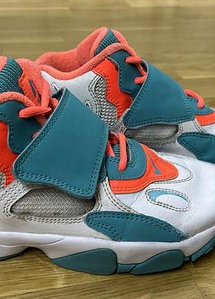 Оригінальні кросівки nike 35 розміру, 22см