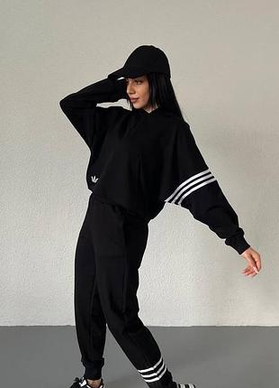 Спортивный костюм adidas
