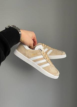Женские кроссовки adidas gazelle beige