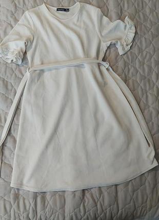 Белое платье
