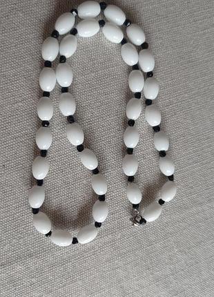 Намисто, вінтаж, чехословаччина. молочне скло.