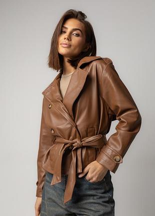 Жіноча куртка з поясом із екошкіри