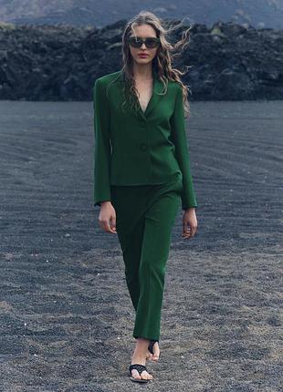 Зеленый шерстяной костюм от zara