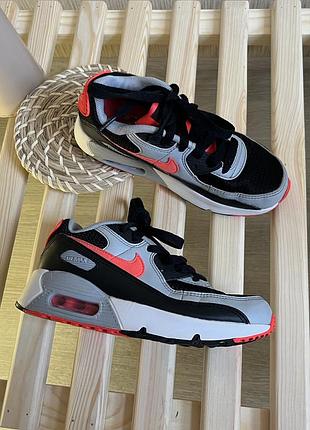 Кроссовки air max