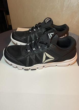 Кроссовки reebok, 39 размер