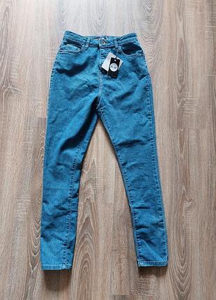 Новые голубые джинсы boohoo xs