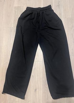 Широкие спортивные штаны sweatpants