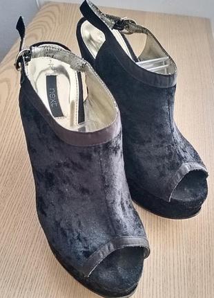 Женские туфли черный велюр