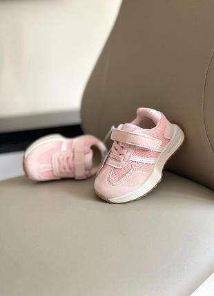 Детские кроссовки на девочку